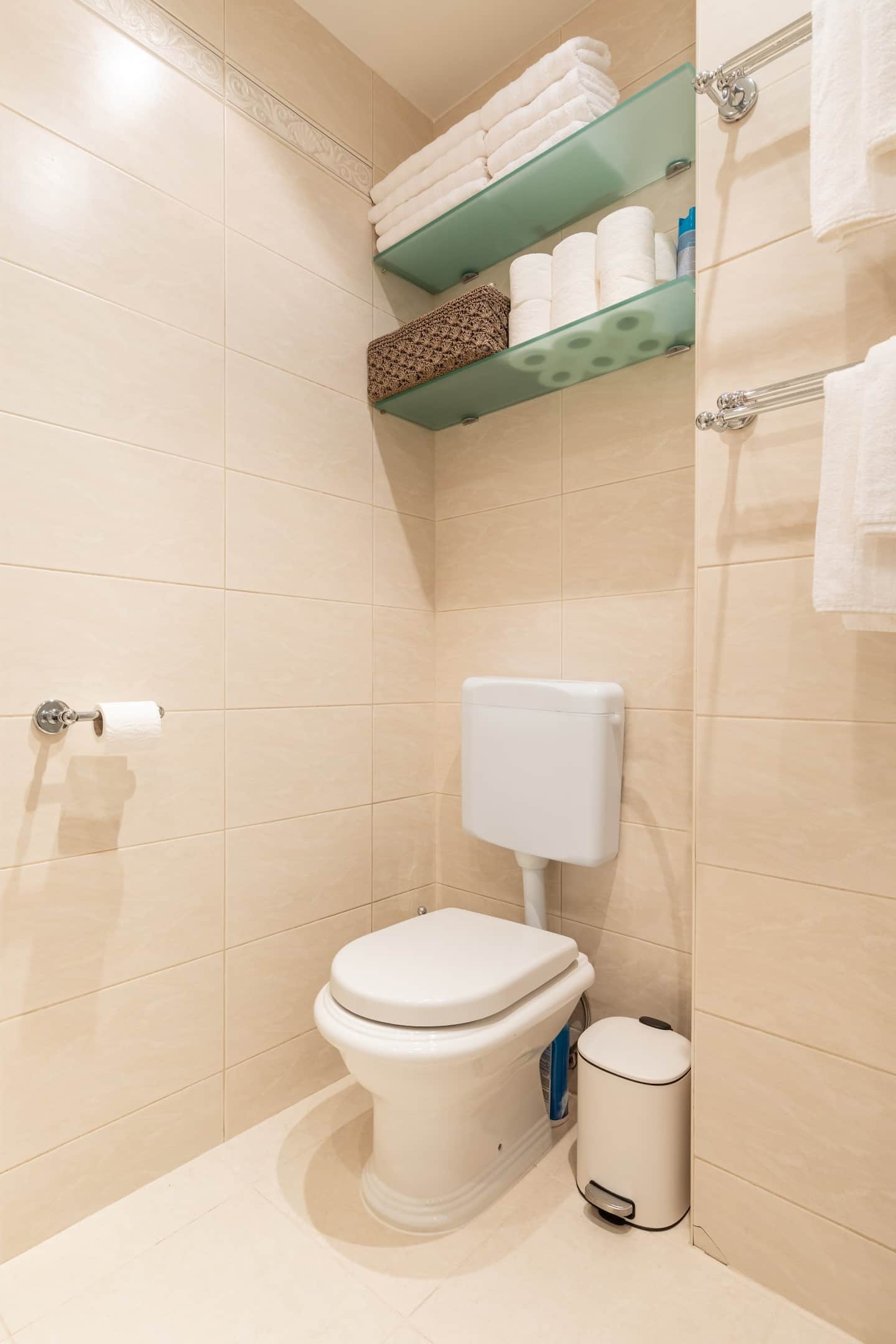 Kupaonica - ogledalo i umivaonik